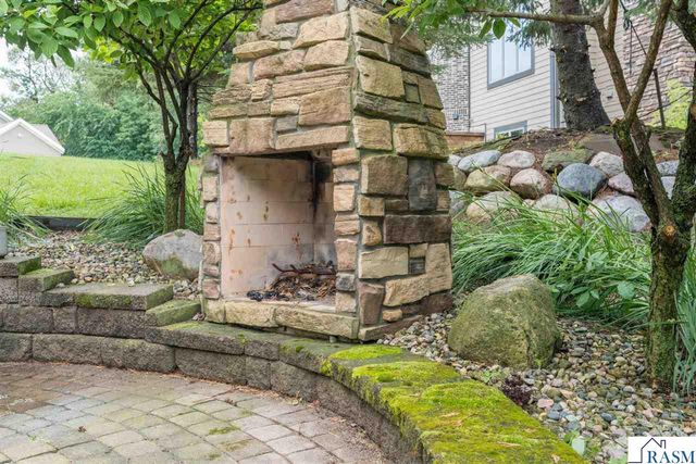 113 Hidden Oaks Circle, Mankato, MN 56001