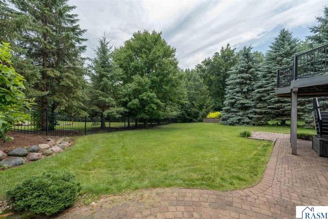 113 Hidden Oaks Circle, Mankato, MN 56001