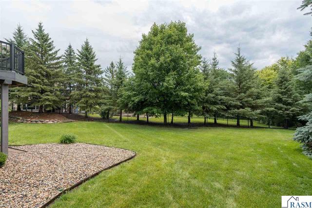 113 Hidden Oaks Circle, Mankato, MN 56001