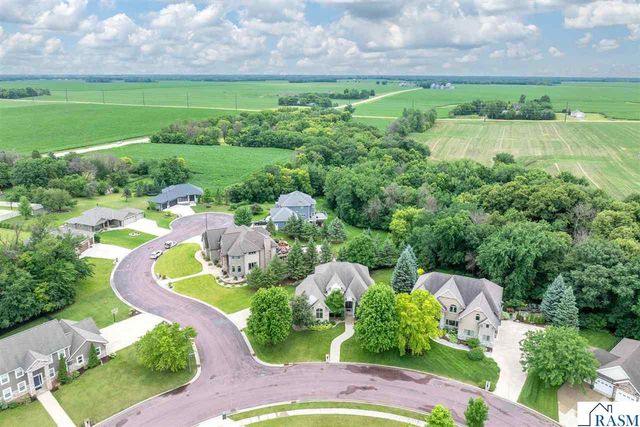 113 Hidden Oaks Circle, Mankato, MN 56001