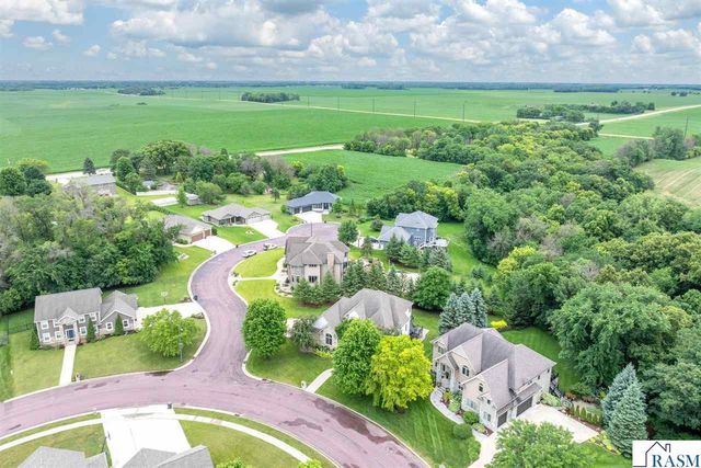 113 Hidden Oaks Circle, Mankato, MN 56001