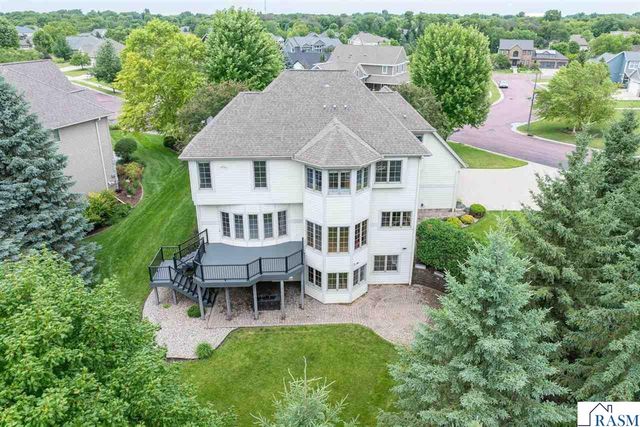 113 Hidden Oaks Circle, Mankato, MN 56001