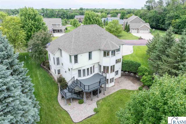113 Hidden Oaks Circle, Mankato, MN 56001