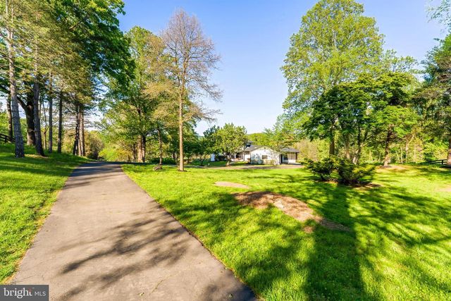 6891 WILSON RD, Marshall, VA 20115