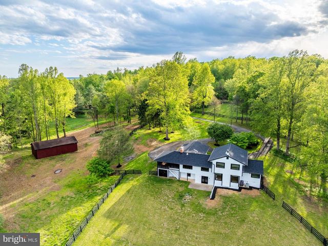 6891 WILSON RD, Marshall, VA 20115