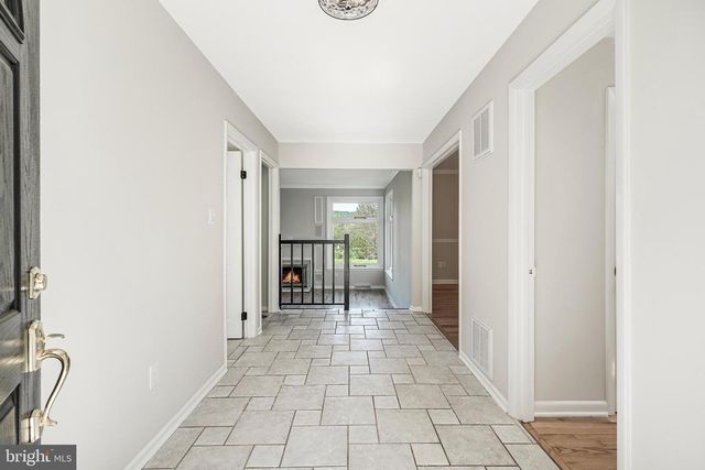 6891 WILSON RD, Marshall, VA 20115