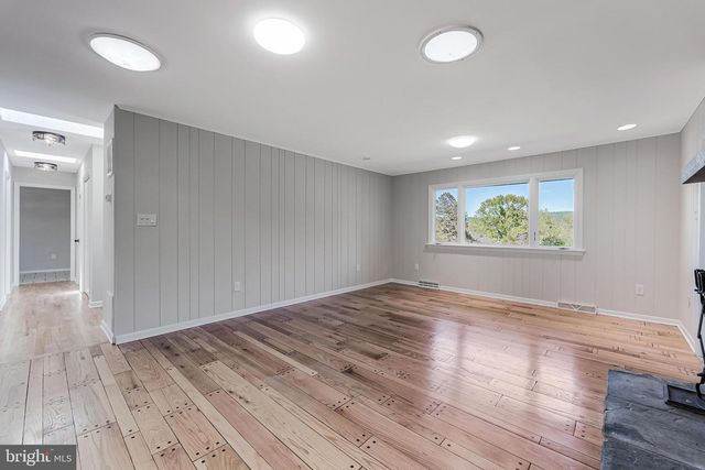 6891 WILSON RD, Marshall, VA 20115