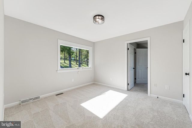 6891 WILSON RD, Marshall, VA 20115