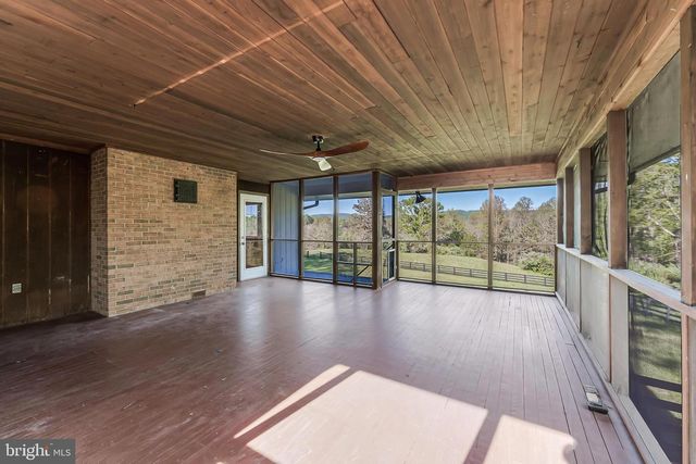6891 WILSON RD, Marshall, VA 20115