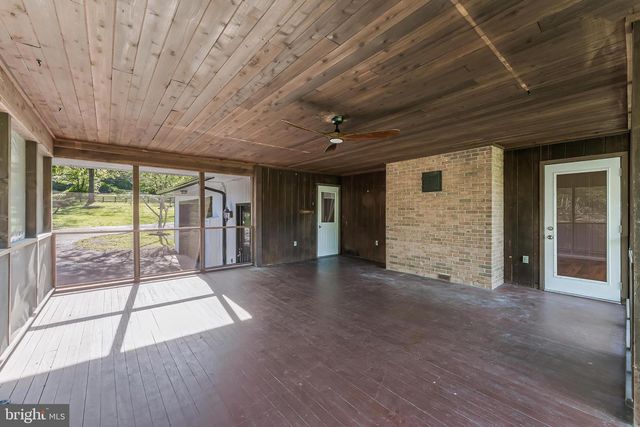 6891 WILSON RD, Marshall, VA 20115