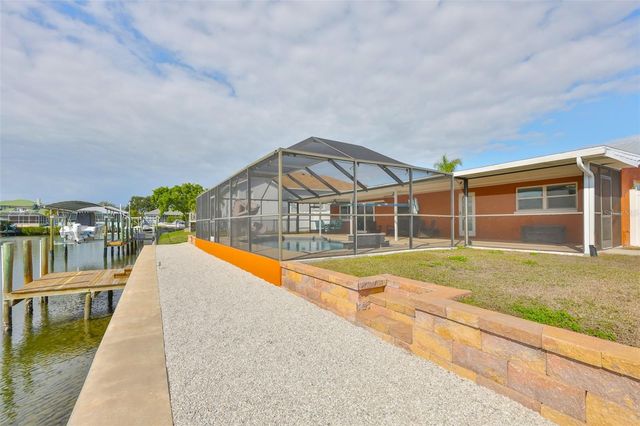 1018 SILVER PALM WAY, Apollo Beach, FL 33572