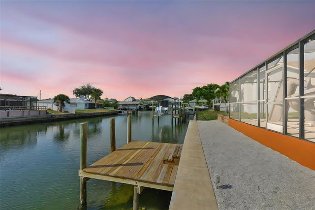 1018 SILVER PALM WAY, Apollo Beach, FL 33572