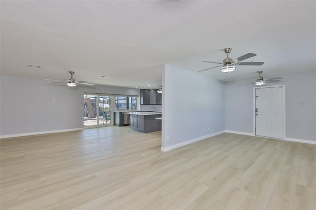 1018 SILVER PALM WAY, Apollo Beach, FL 33572