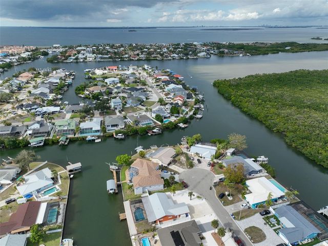 1018 SILVER PALM WAY, Apollo Beach, FL 33572