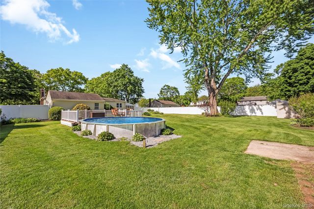 85 Wayne Street, Hauppauge, NY 11788