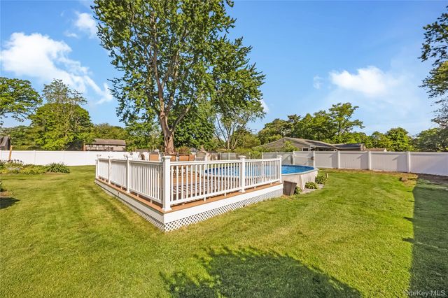 85 Wayne Street, Hauppauge, NY 11788