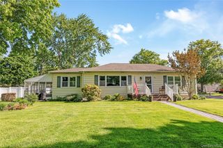 85 Wayne Street, Hauppauge, NY 11788
