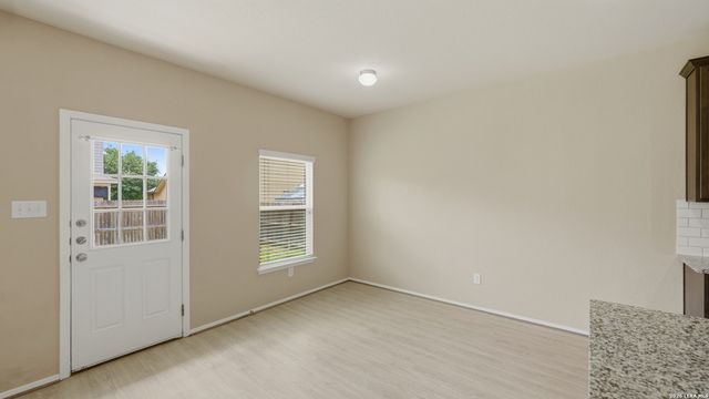 140 FABARM LN, New Braunfels, TX 78130