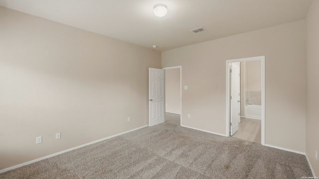 140 FABARM LN, New Braunfels, TX 78130