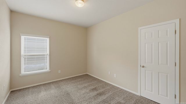 140 FABARM LN, New Braunfels, TX 78130