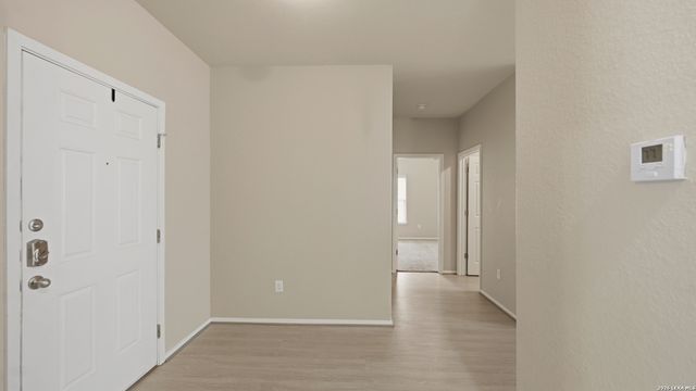 140 FABARM LN, New Braunfels, TX 78130