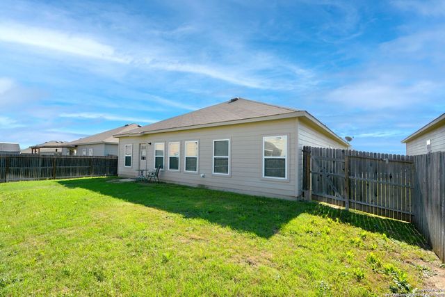 140 FABARM LN, New Braunfels, TX 78130