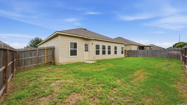 140 FABARM LN, New Braunfels, TX 78130