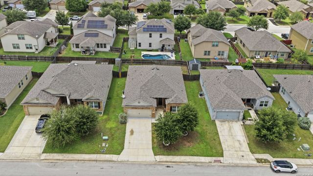140 FABARM LN, New Braunfels, TX 78130