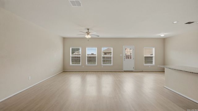 140 FABARM LN, New Braunfels, TX 78130