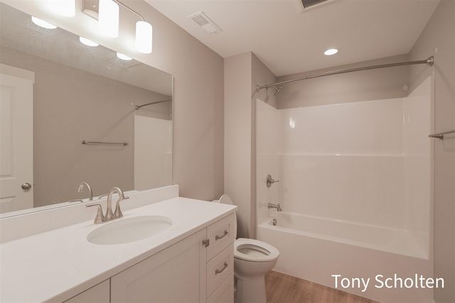 5172 Blendon Meadow Circle 45, Hudsonville, MI 49426