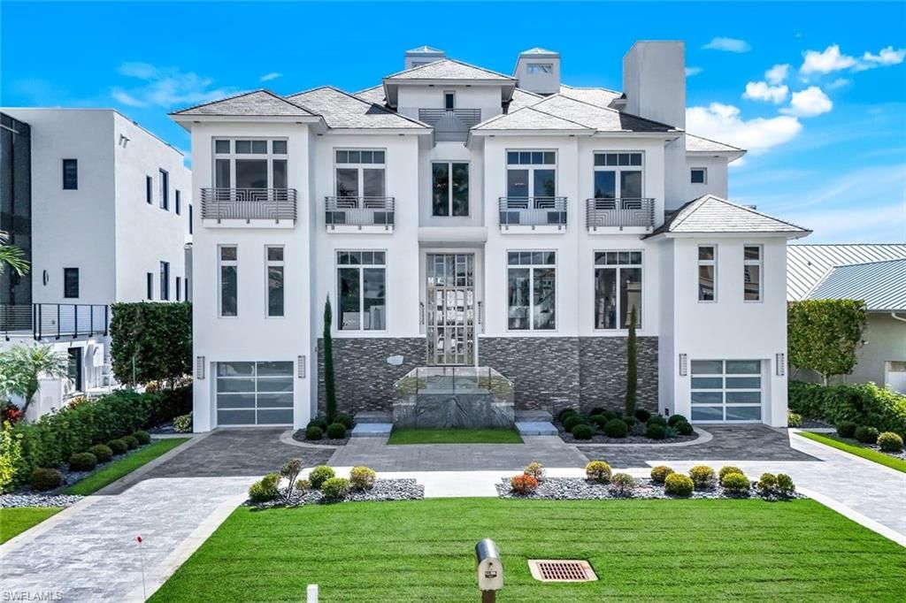 260 Channel DR, NAPLES, FL 34108 — exterior