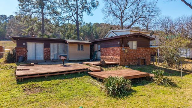 9304 6th Street, Little Rock, AR 72205