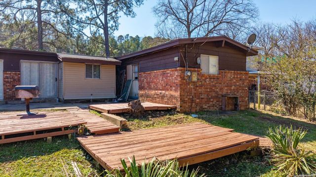 9304 6th Street, Little Rock, AR 72205