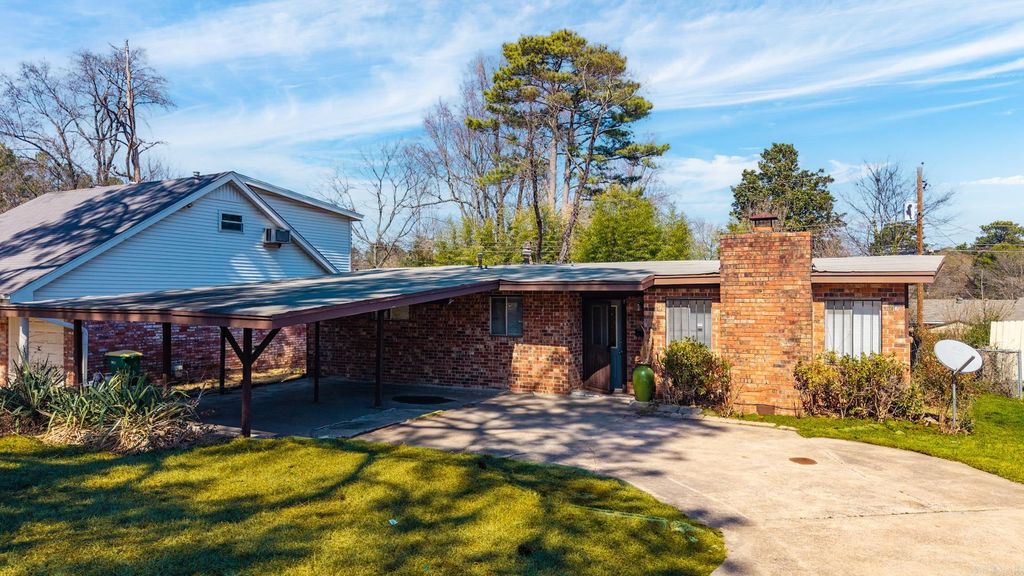 9304 6th Street, Little Rock, AR 72205