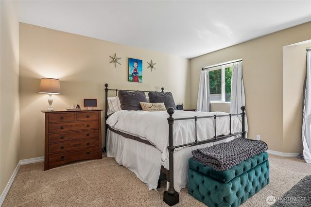 27661 Mcintosh Loop NE, Kingston, WA 98346