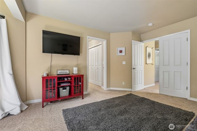 27661 Mcintosh Loop NE, Kingston, WA 98346