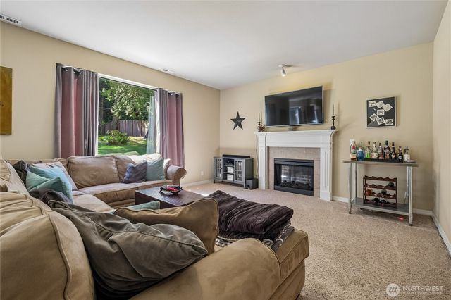 27661 Mcintosh Loop NE, Kingston, WA 98346
