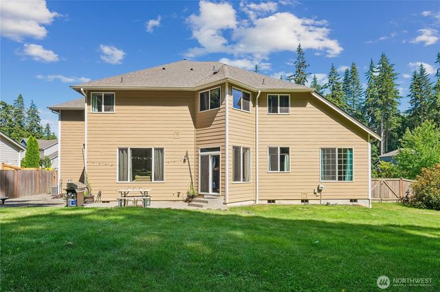 27661 Mcintosh Loop NE, Kingston, WA 98346