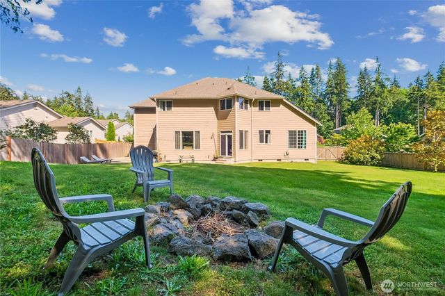 27661 Mcintosh Loop NE, Kingston, WA 98346