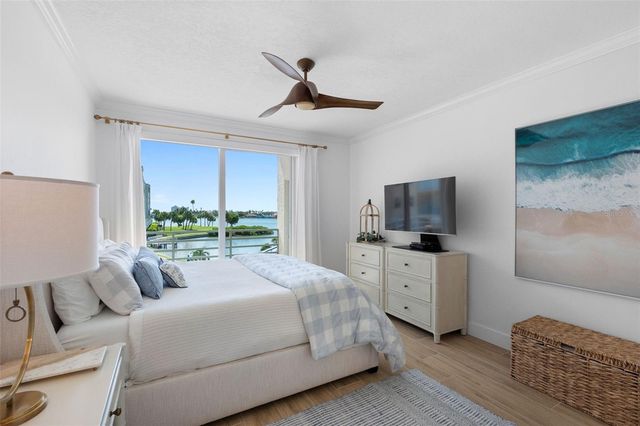7912 SAILBOAT KEY BOULEVARD S 201, South Pasadena, FL 33707
