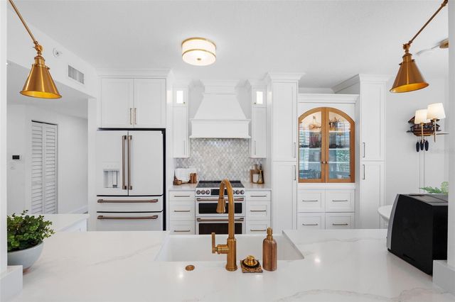 7912 SAILBOAT KEY BOULEVARD S 201, South Pasadena, FL 33707