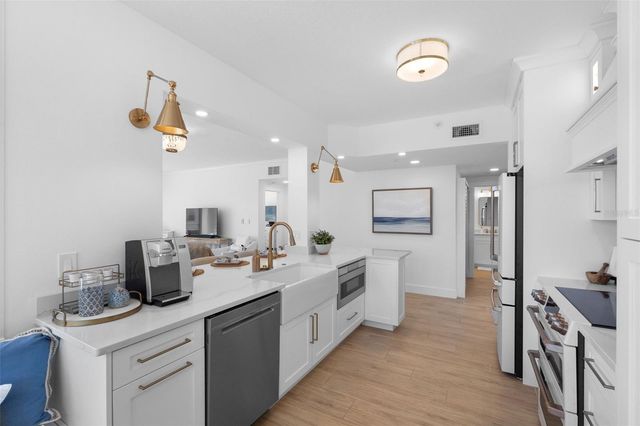7912 SAILBOAT KEY BOULEVARD S 201, South Pasadena, FL 33707
