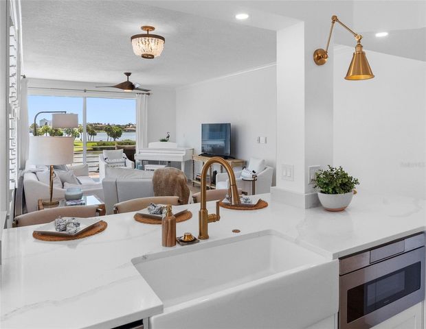 7912 SAILBOAT KEY BOULEVARD S 201, South Pasadena, FL 33707