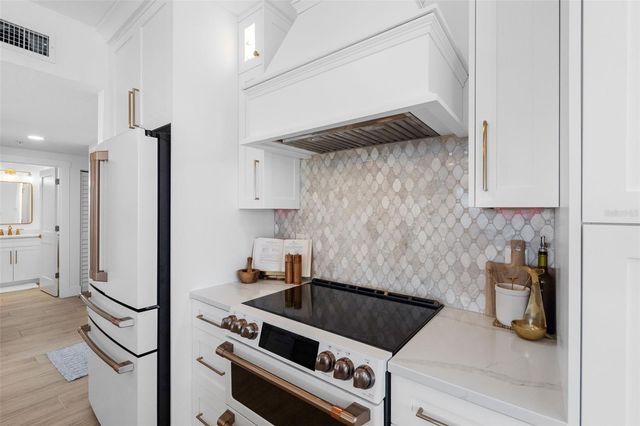 7912 SAILBOAT KEY BOULEVARD S 201, South Pasadena, FL 33707