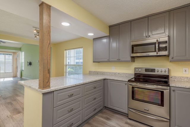 2215 ANDOVER CIRCLE, Palm Harbor, FL 34683