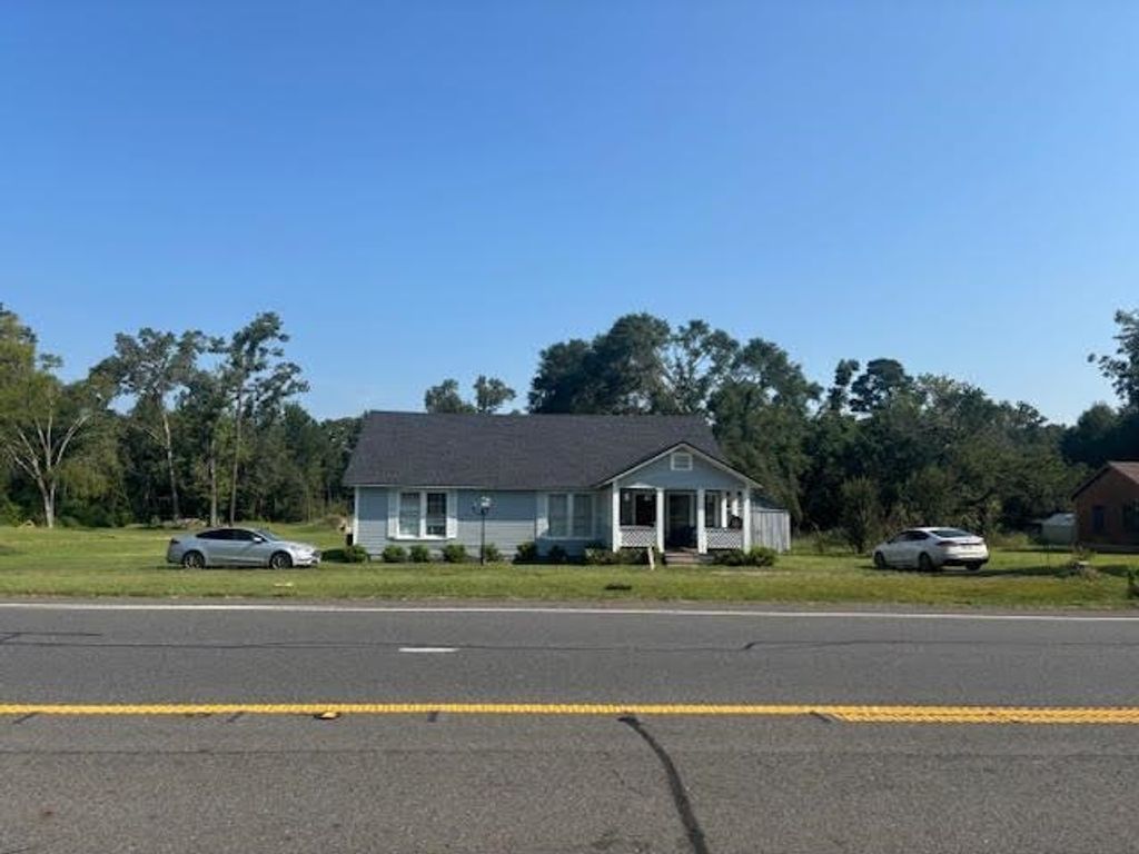 11051 N US HWY 79, De Berry, TX 75639