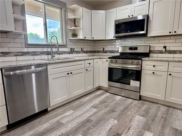1622 Lindenwood Lane, Lawrence, KS 66044