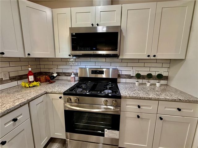 1622 Lindenwood Lane, Lawrence, KS 66044