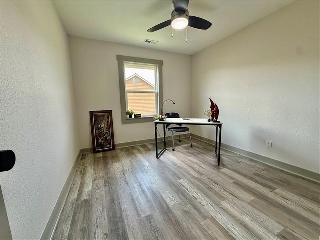 1622 Lindenwood Lane, Lawrence, KS 66044