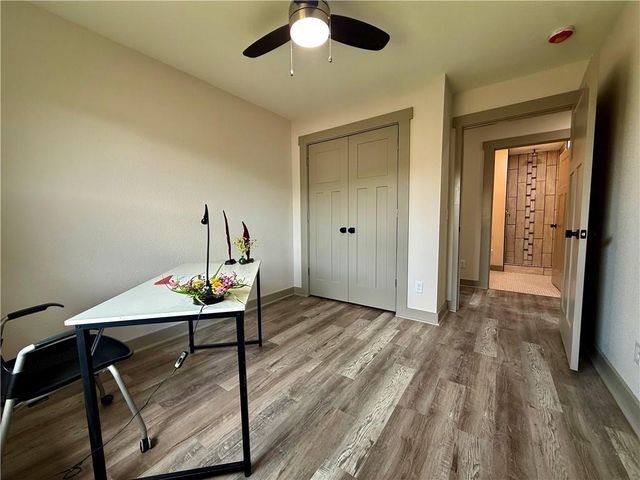 1622 Lindenwood Lane, Lawrence, KS 66044